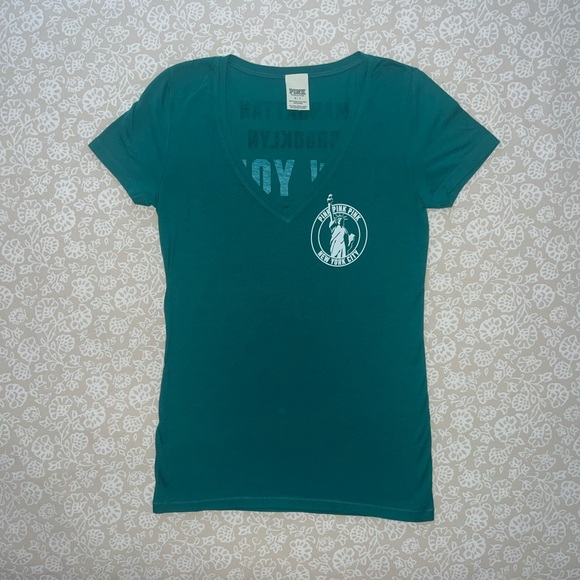 PINK Victoria’s Secret New York V-Neck Tee - Picture 1 of 6